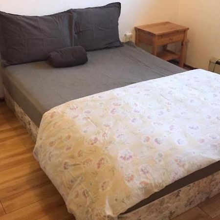 בורנבי Vancouver Backpacker House - 10 Min Walk To Metrotown Skytrain Station מראה חיצוני תמונה