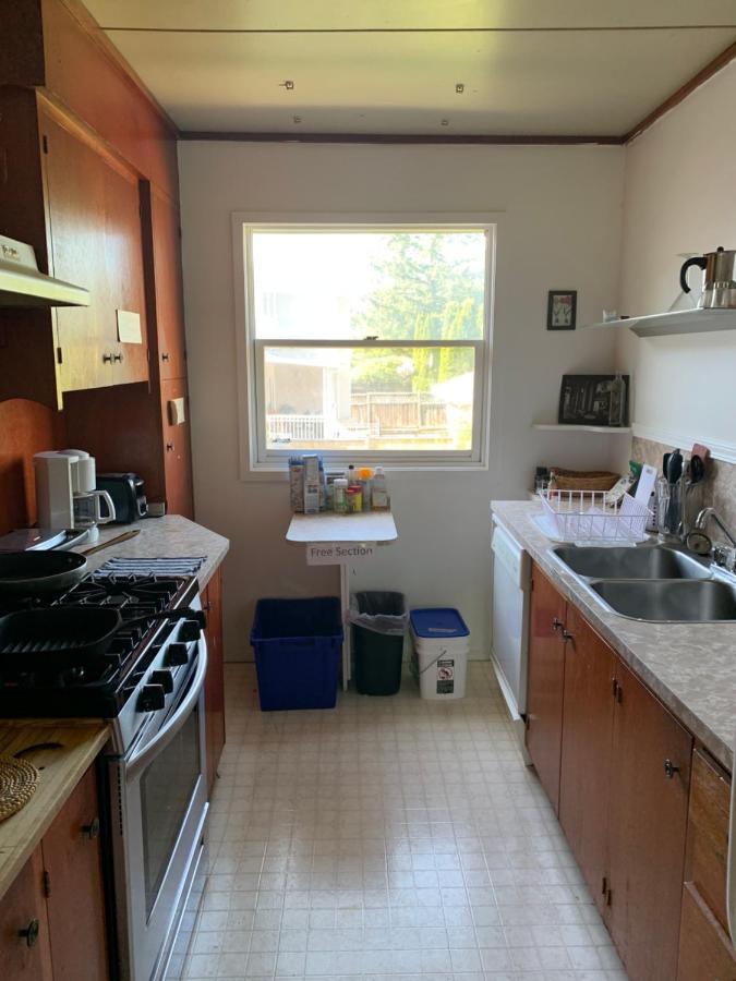 בורנבי Vancouver Backpacker House - 10 Min Walk To Metrotown Skytrain Station מראה חיצוני תמונה