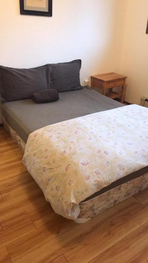 בורנבי Vancouver Backpacker House - 10 Min Walk To Metrotown Skytrain Station מראה חיצוני תמונה