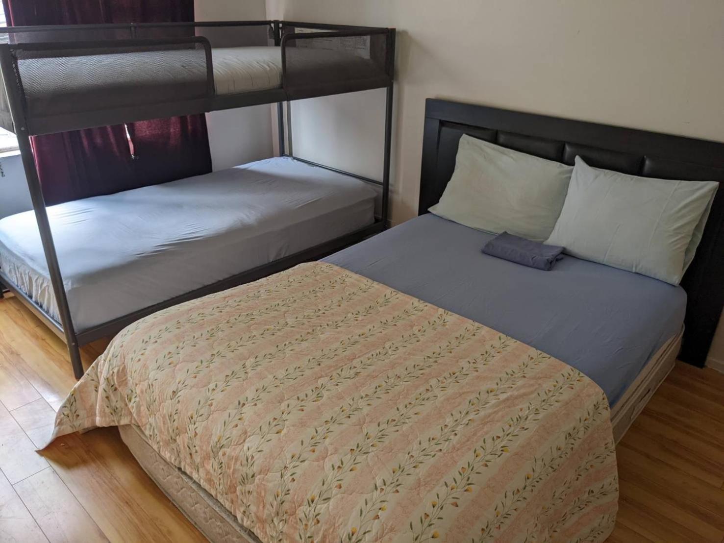 בורנבי Vancouver Backpacker House - 10 Min Walk To Metrotown Skytrain Station מראה חיצוני תמונה