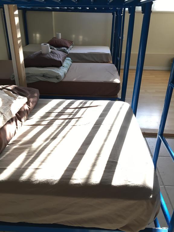 בורנבי Vancouver Backpacker House - 10 Min Walk To Metrotown Skytrain Station מראה חיצוני תמונה